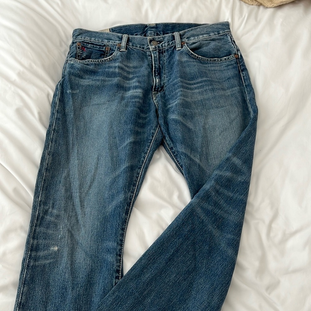 Men’s polo dark wash jeans (33x32).